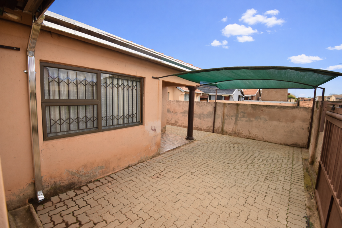 Beautiful Home in QUANTUM - Photo 2