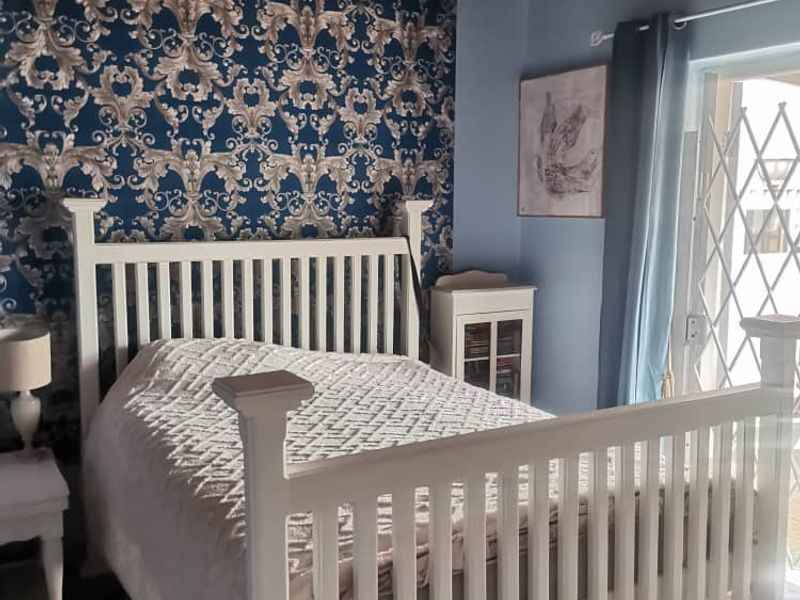 For sale - Vineta's Finest: Elegant 4-Bedroom Home with Top Amenities! - Photo 10