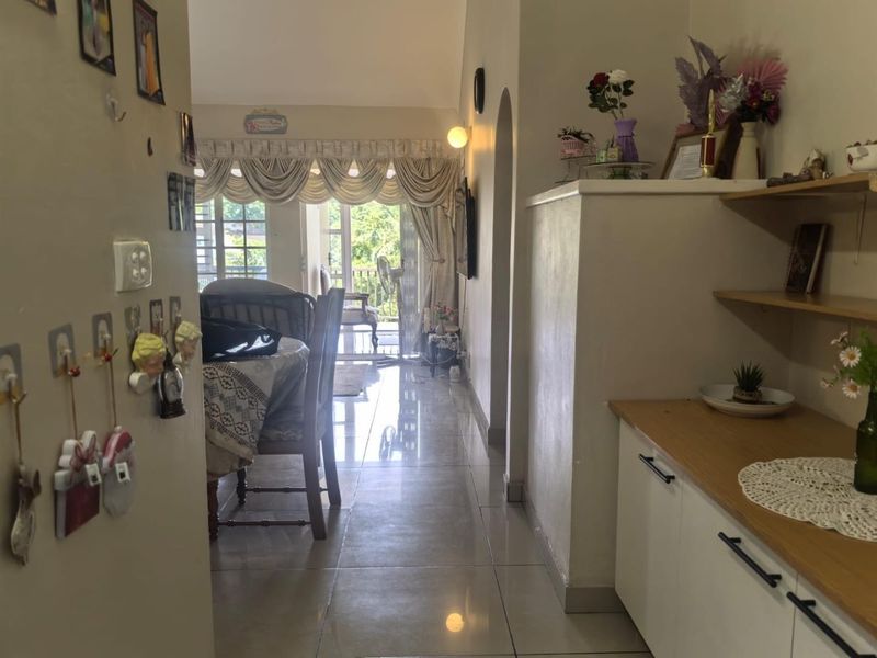 Charming Malvern Home with Balcony &amp; Modern Kitchen! - Photo 4