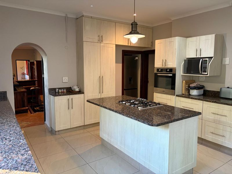 FOR SALE: The Old Barracks Boutique Guesthouse – Bathurst, Eastern Cape - Photo 9
