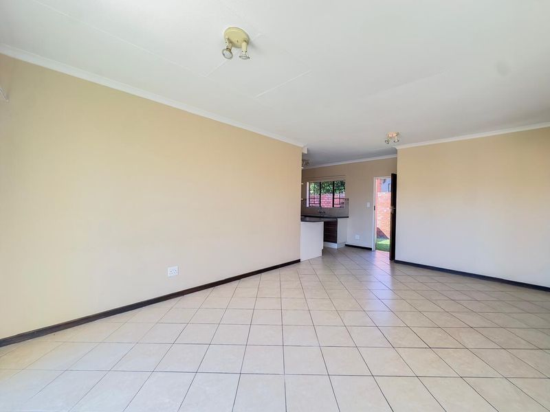 2 Bedroom Simplex With A Private Garden - Photo 8