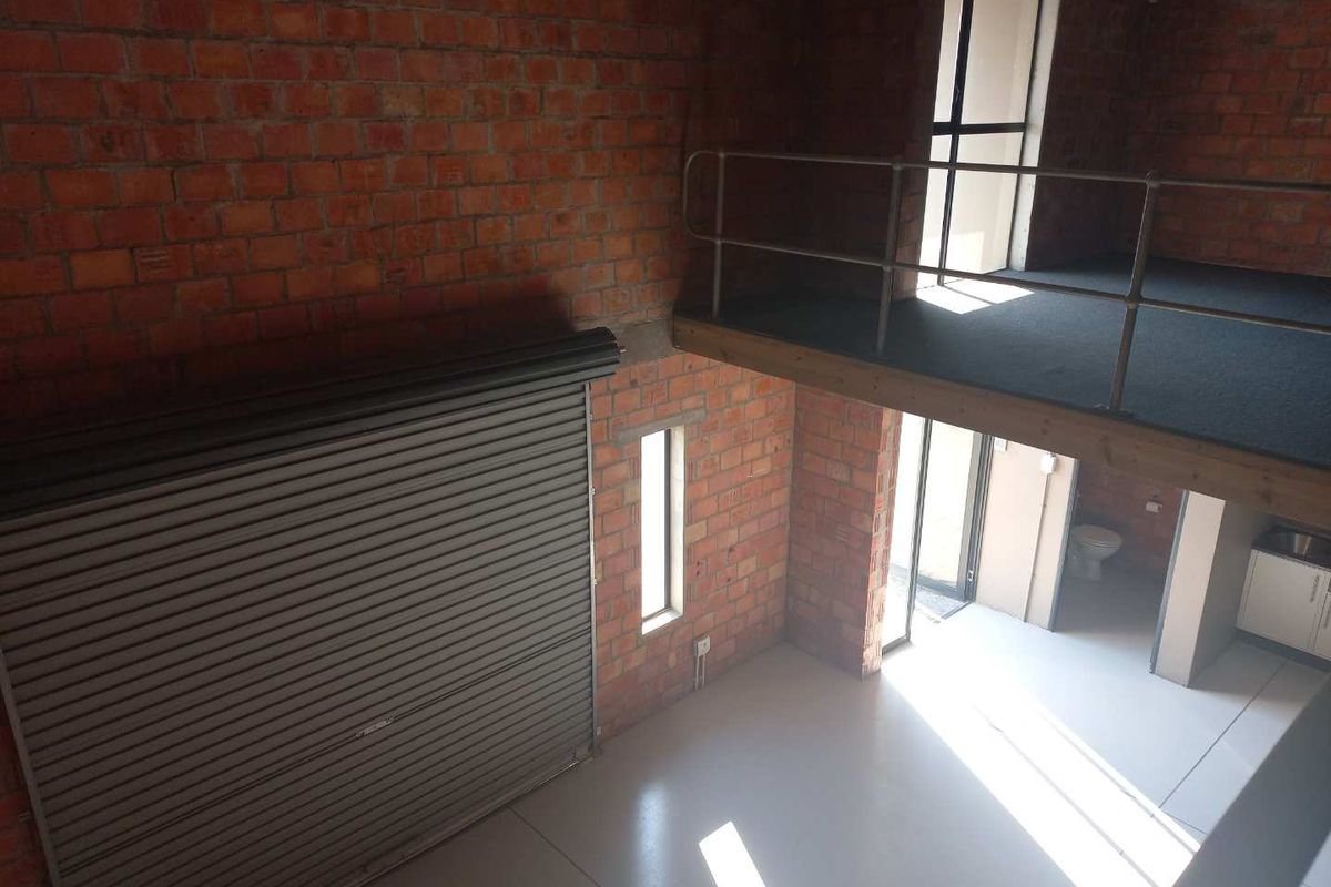 Warehouse in popular area, available immediately! - Photo 5