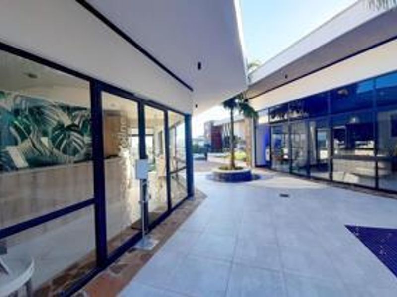 Stunning 3 Bedroom Unit - Photo 2