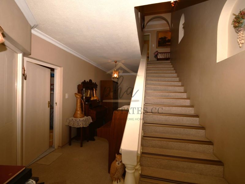Spacious Multi-Unit Home with Income Potential in Swakopmund. - Photo 6