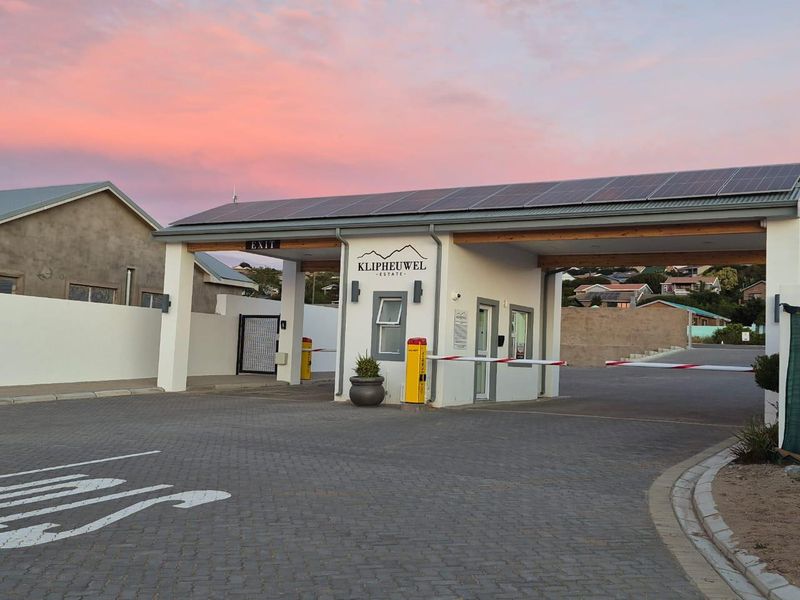 KLIPHEUWEL ESTATE (Opposite Fraai-Uitsig in Kleinbrak river) ... - Photo 1