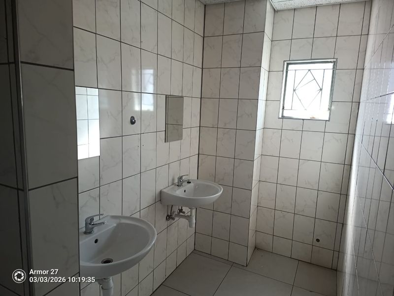 Office to rent in Southern Industrial - Photo 8