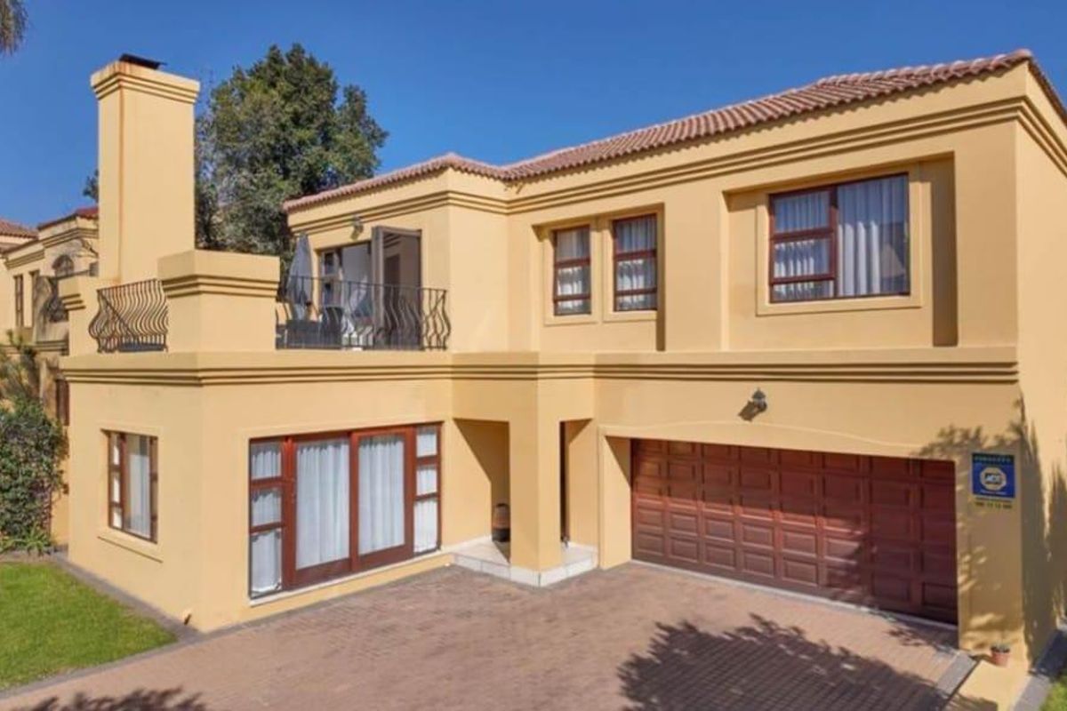 3 Bedroom House For Sale in Halfway Gardens - Photo 2