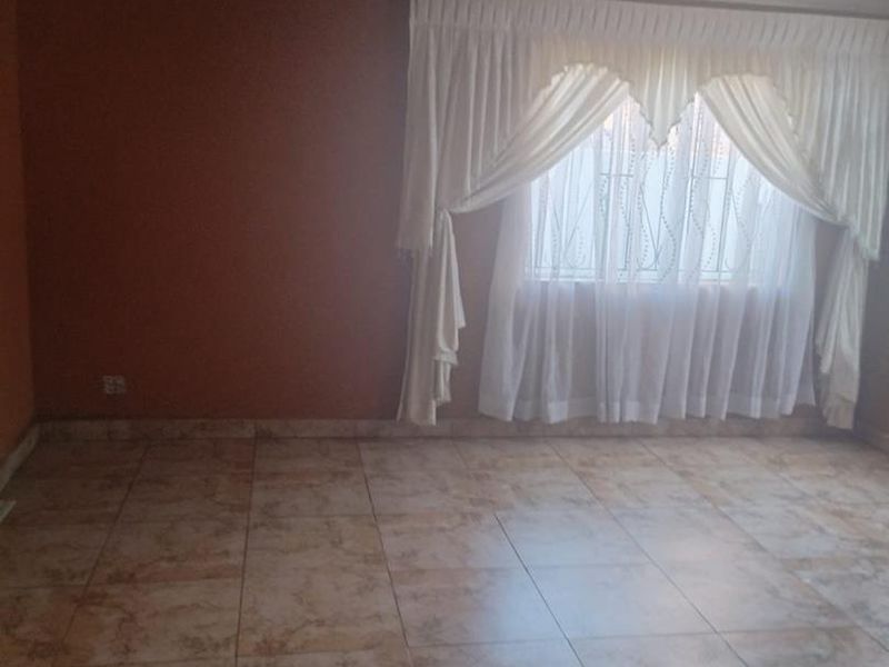3 Bedroom in Mamelodi - Photo 10