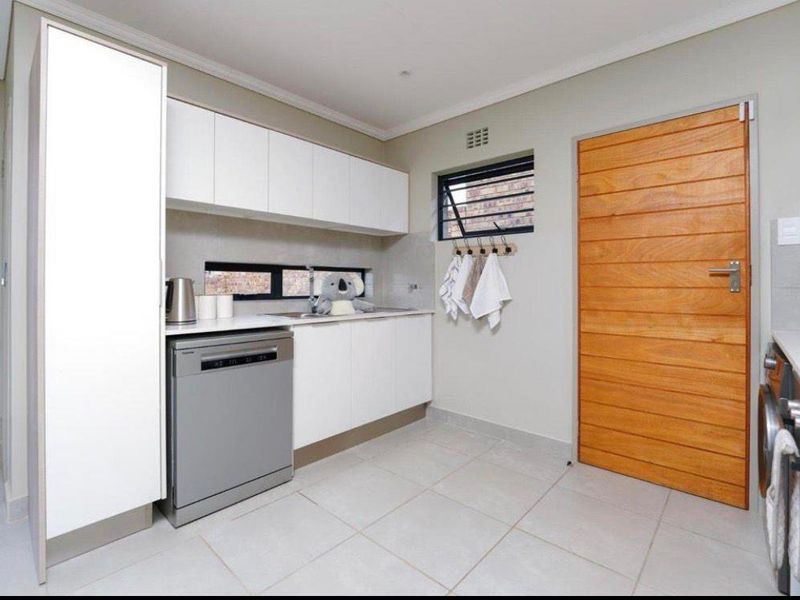 NEW DEVELOPMENT | LION PRIDE SECURITY ESTATE 3 Bed | 2 Bath | Open-Plan  | No Transfer Fees - Photo 5