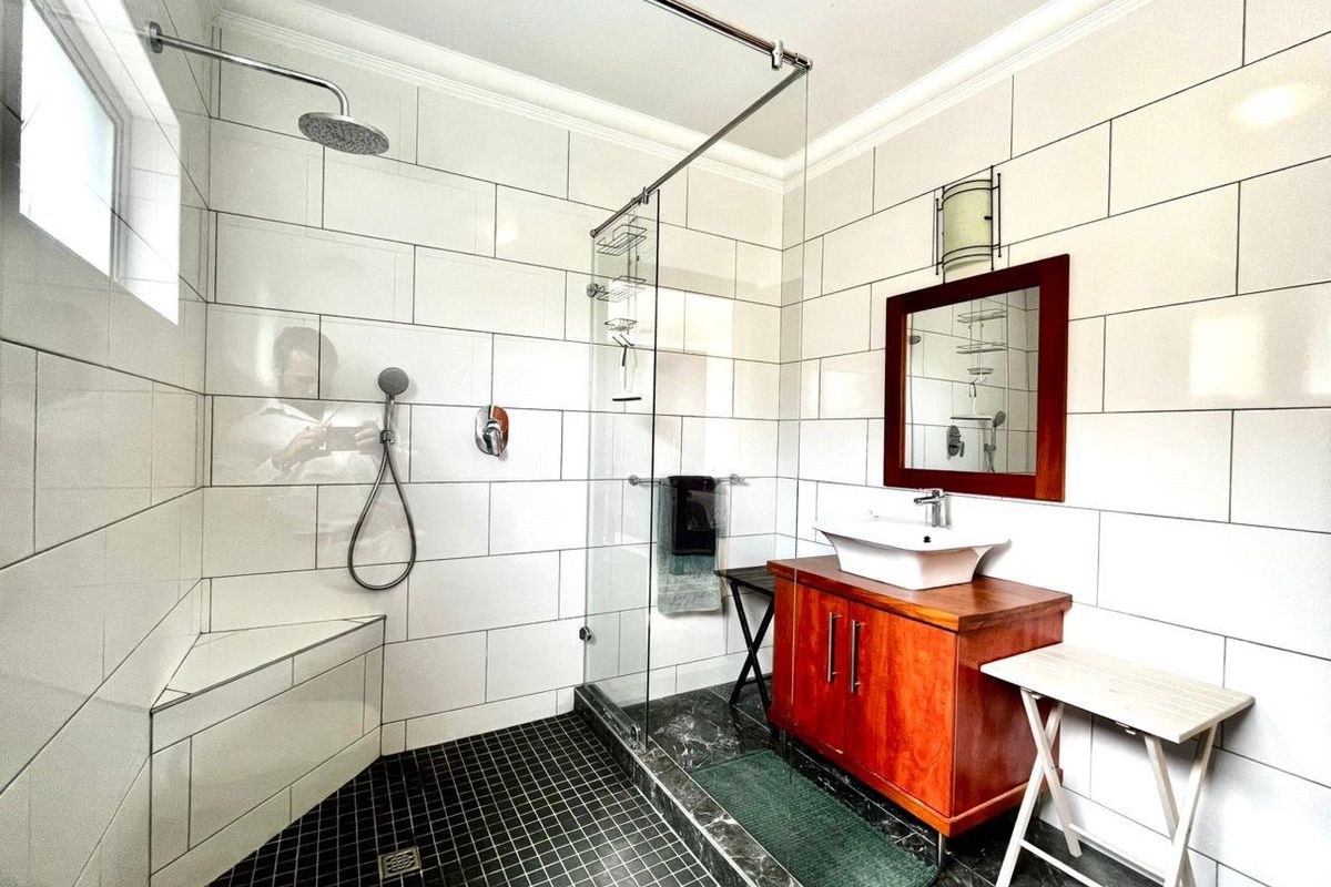 Luxury Family Home - Photo 5