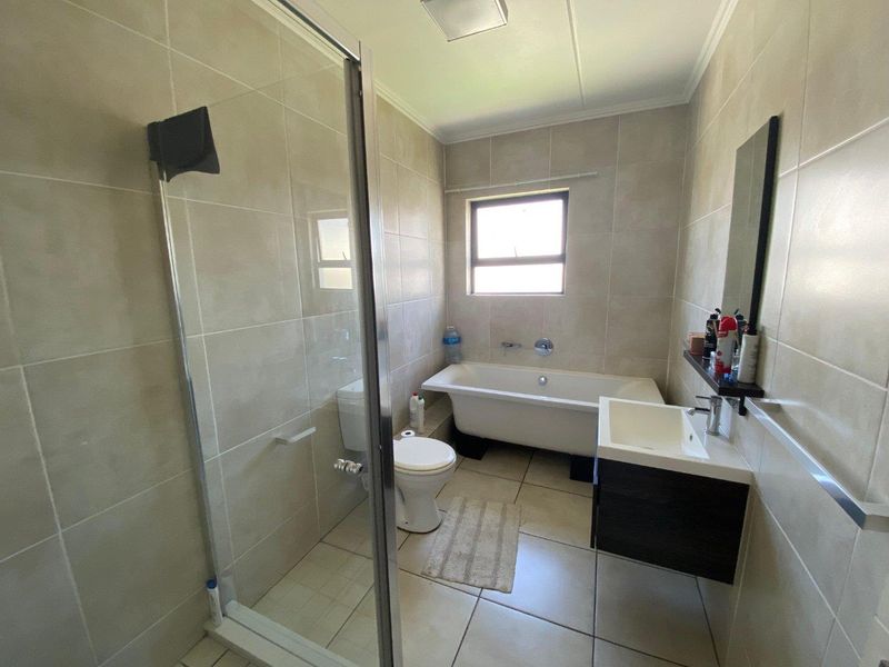 2 Bedroom Apartment for Sale - Photo 7