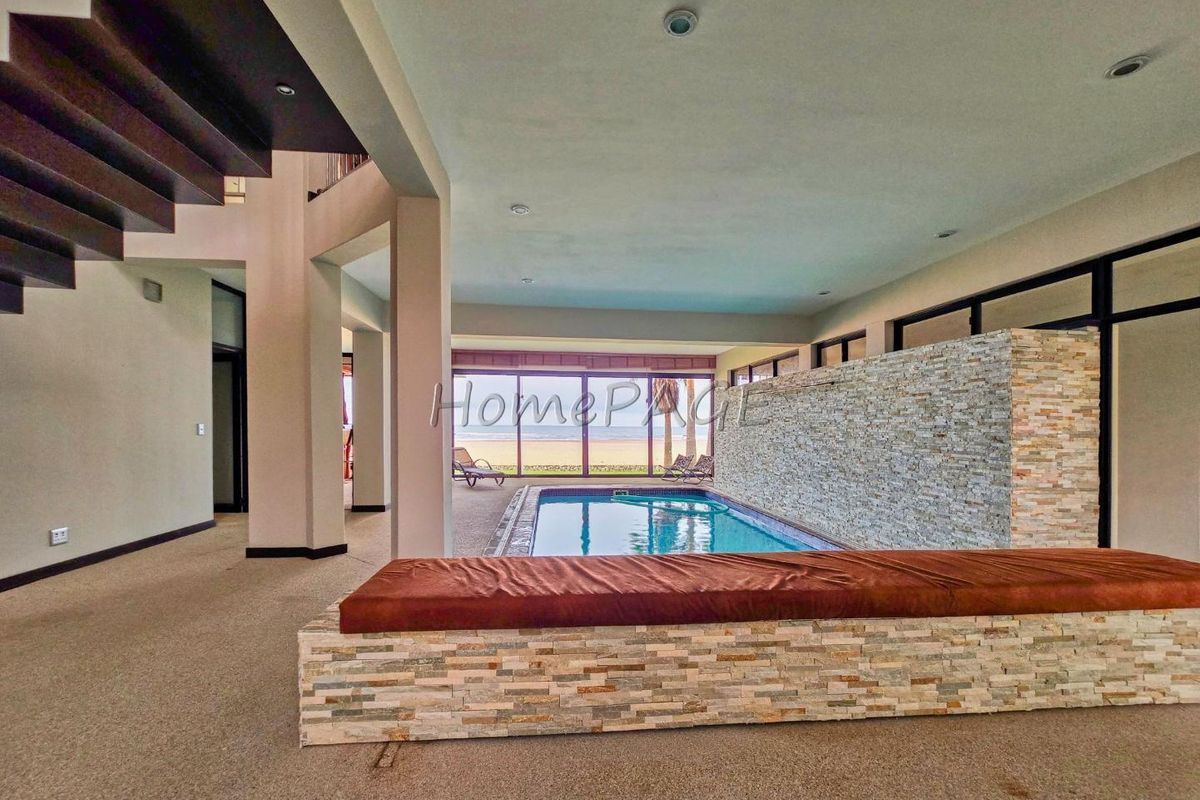 Long Beach Ext 1, Walvis Bay:  MAGNIFICENT 3 STOREY 4 BEDR BEACHFRONT home is for Sale - Photo 5