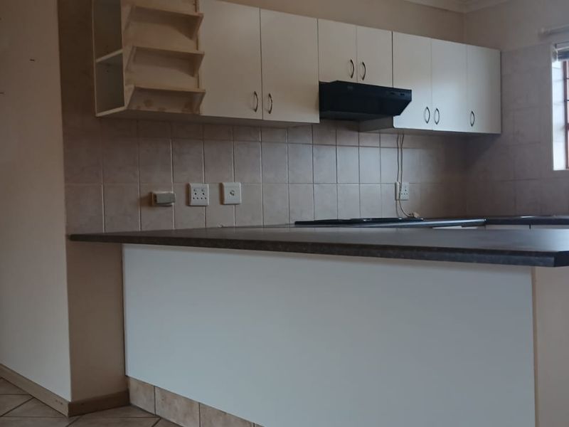 Low Maintenance Townhouse in the Heart of Heiderand - Photo 5
