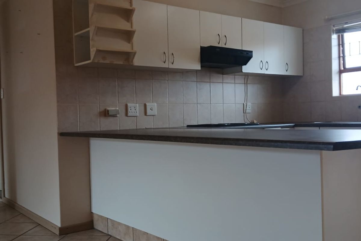 Low Maintenance Townhouse in the Heart of Heiderand - Photo 5