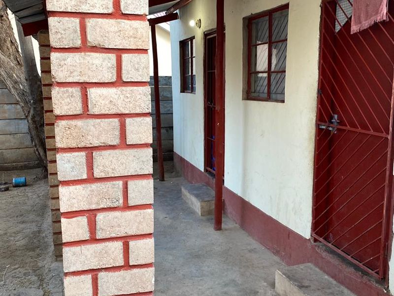 2 Bedroom House For Sale/5 Back Units(Rooms) - Photo 6