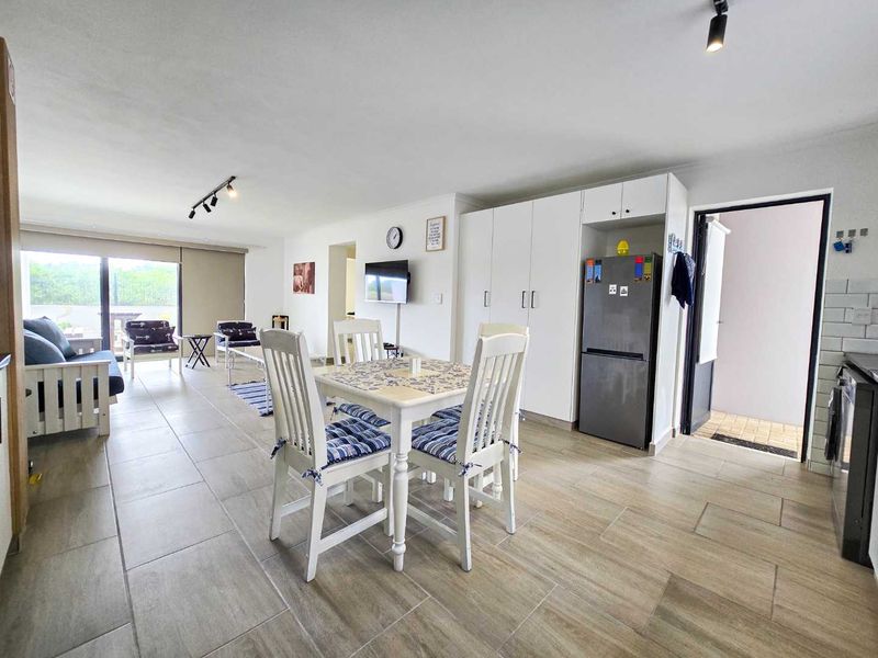 Two bedroom unit for sale in Stilbaai-Wes. - Photo 6