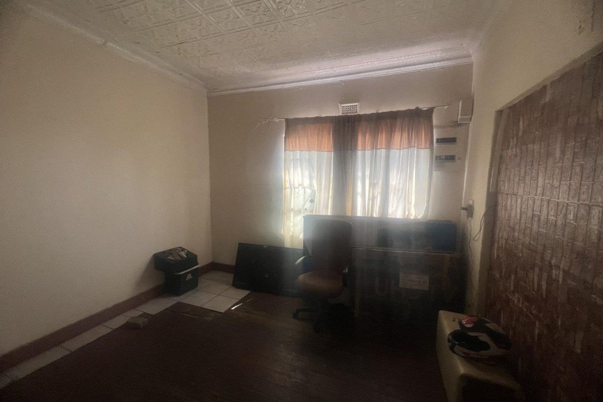 Property needs TLC - Photo 5