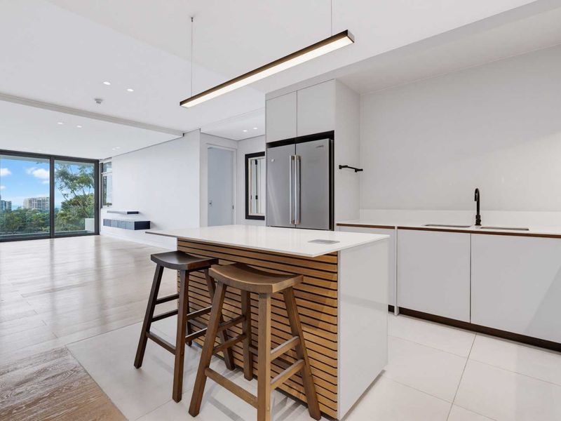 Modern 2-Bedroom Apartment with Two Parking Bays in Green Point - Photo 4