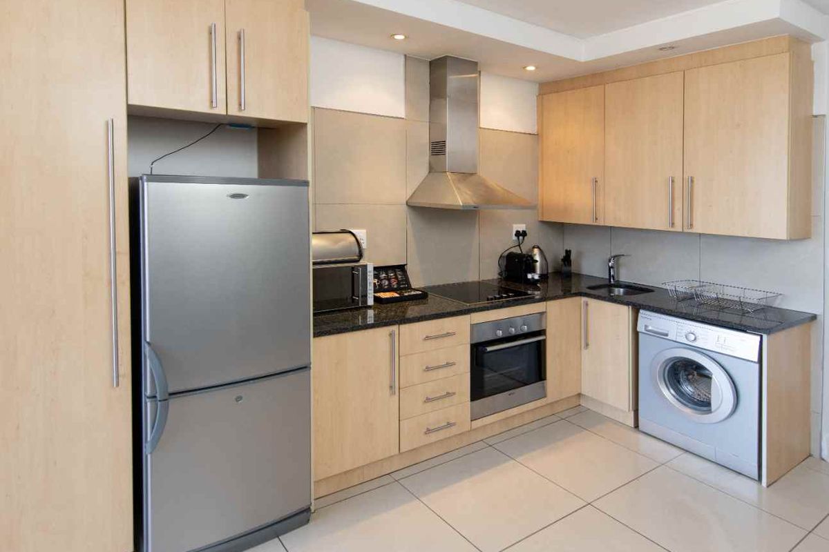 1 bed 1.5 bath in the heart of Sandton CBD - Photo 3