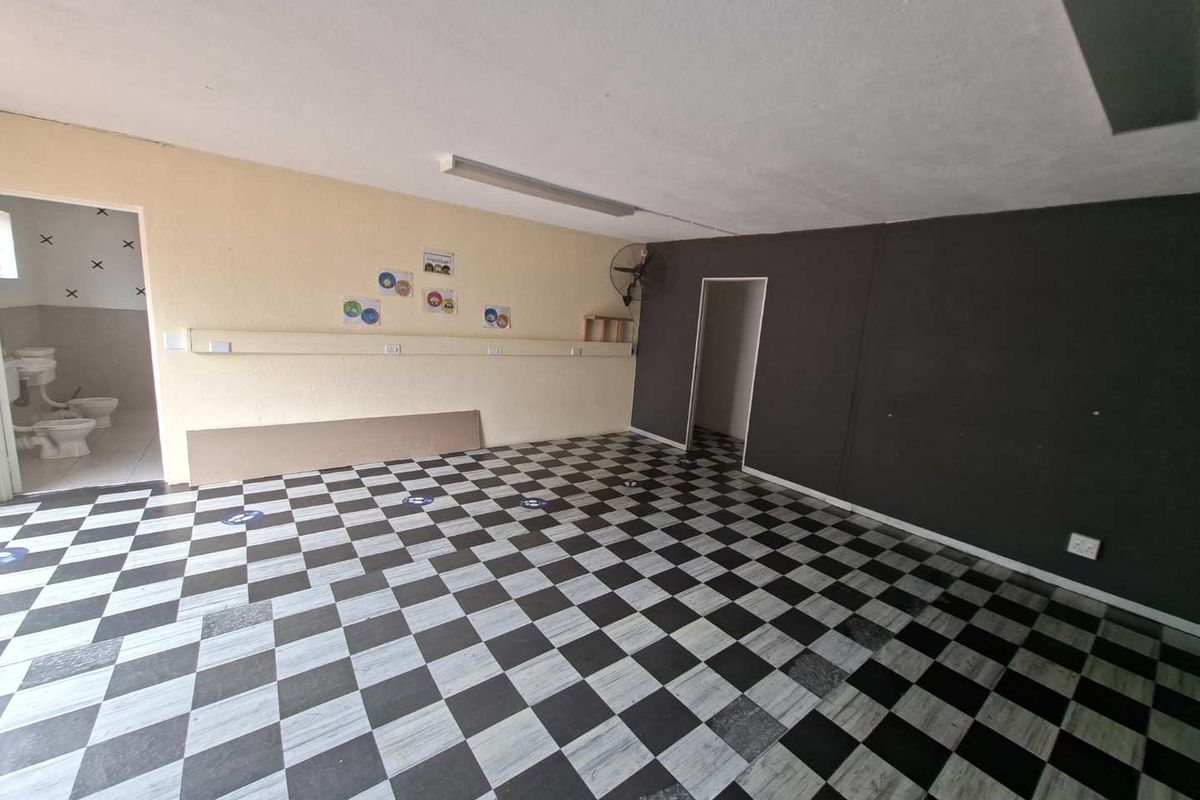 MODERN STANDALONE OFFICE SPACE IN RUIMSIG - Photo 5
