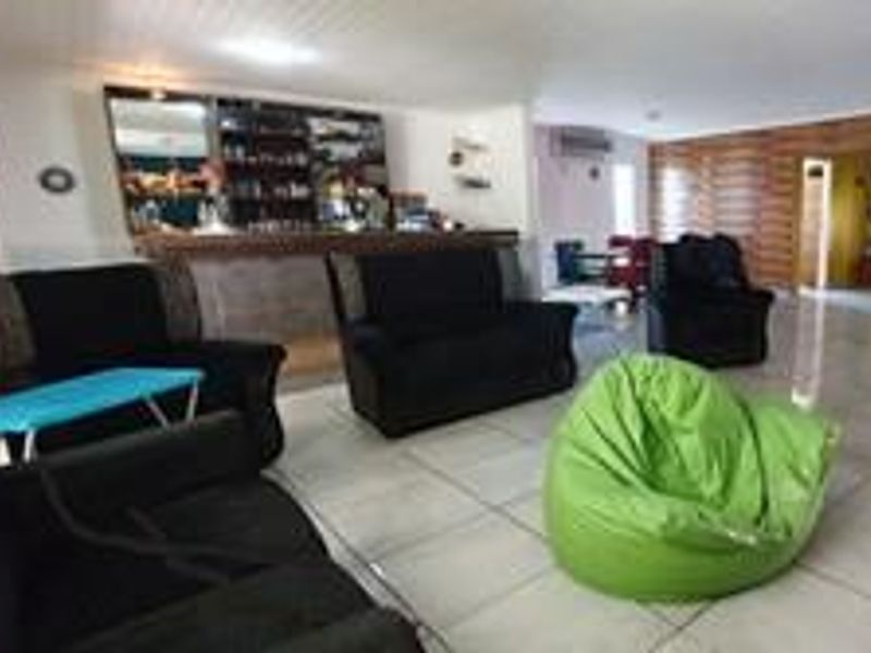 Charming and Well-Maintained 5 Bedroom Family Home with a Tranquil Garden - Photo 5