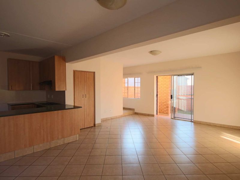 Perfect 3-Bedroom Duplex! - Photo 4