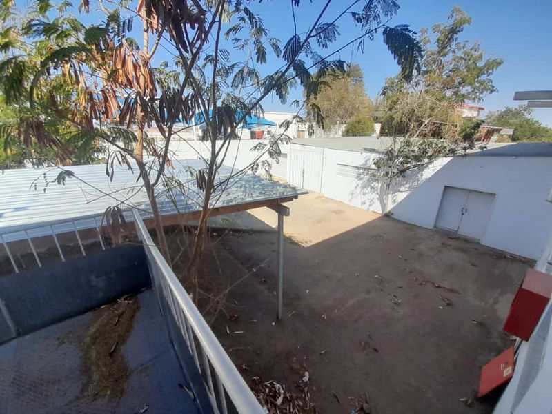 Prime Location Warehouse - Photo 3