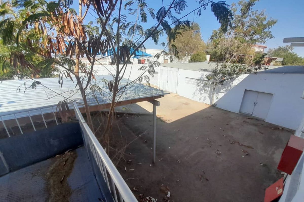 Prime Location Warehouse - Photo 3