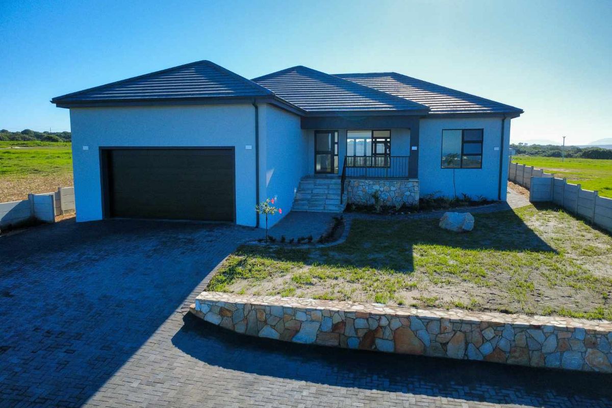Brand new family home - Plattebosch Kloof. - Photo 2