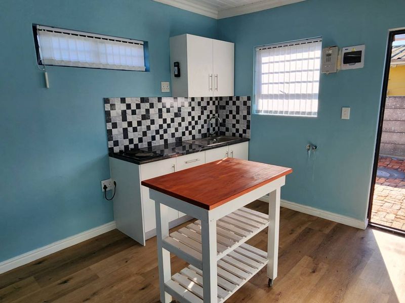 Awesome Apartment now available. - Photo 10