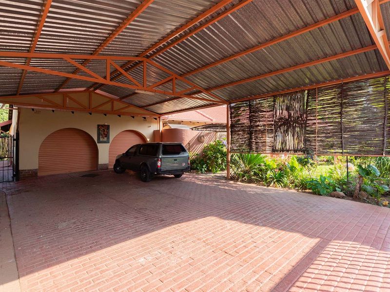 3 Bedroom Versatile Family Home with Flatlet, Solar & Superb Entertainment – Bonaero Park - Photo 7