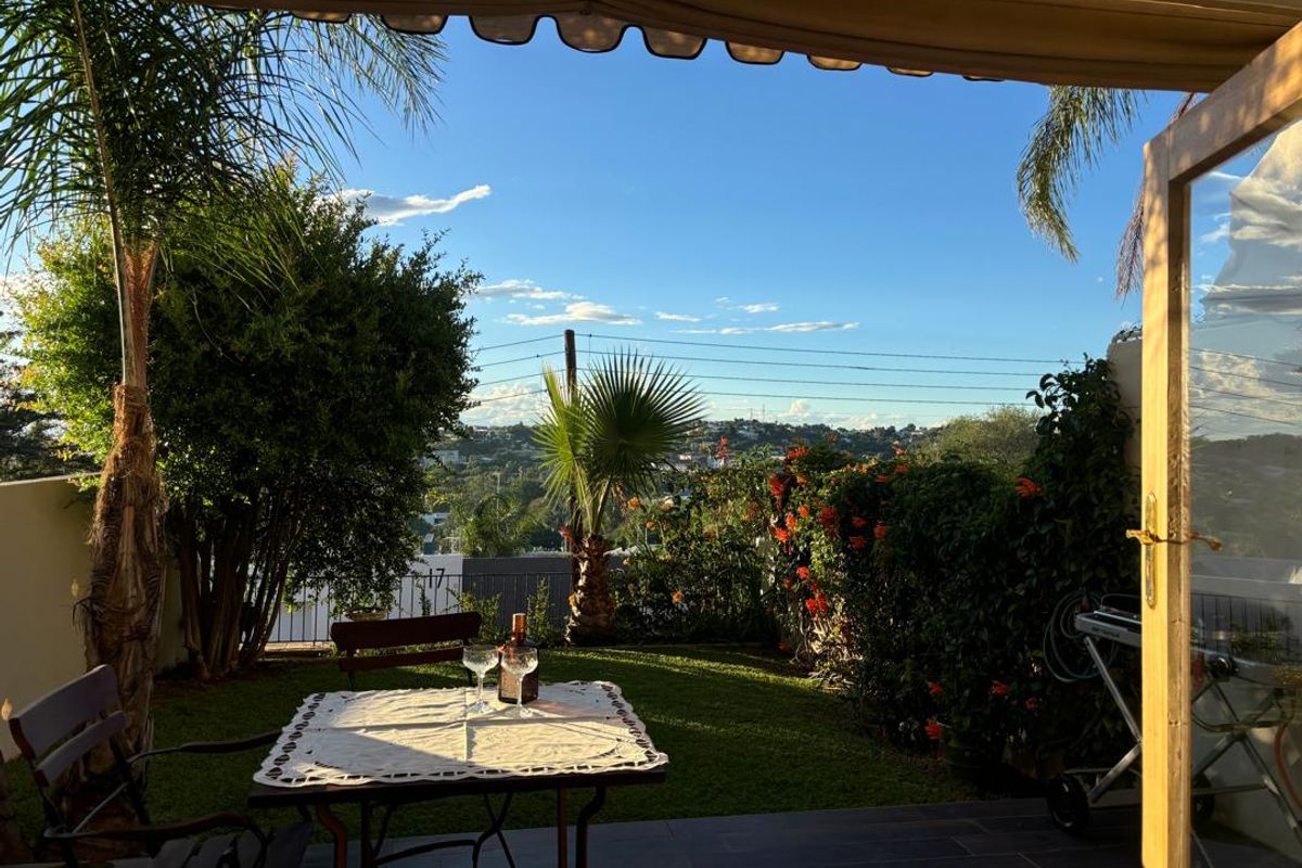 Double storey Townhouse for rent in Eros Park - Photo 2