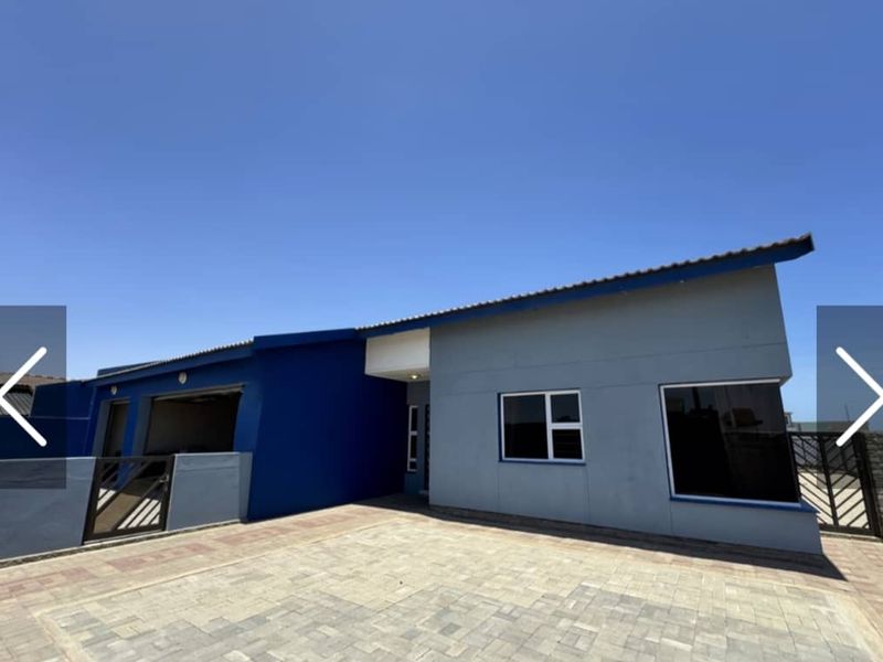 Comfortable Spacious Home - Photo 8