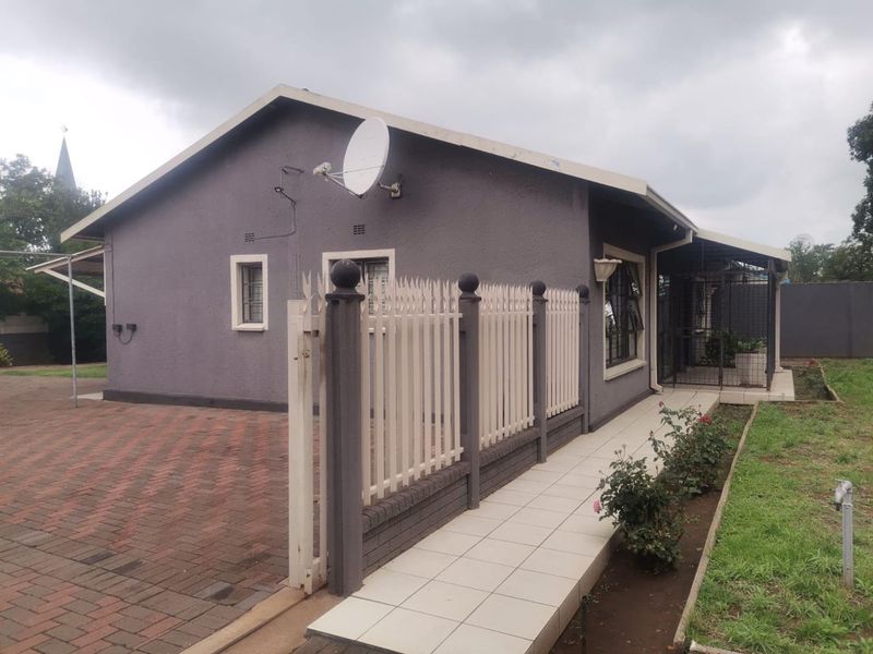 3 Bedroom House For Sale in Vanderbijlpark CW2 - Photo 3