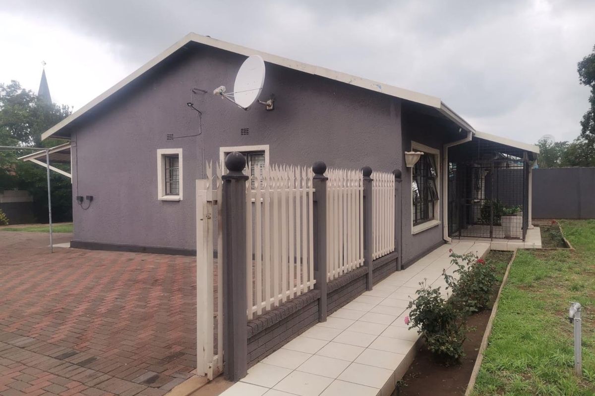 3 Bedroom House For Sale in Vanderbijlpark CW2 - Photo 3