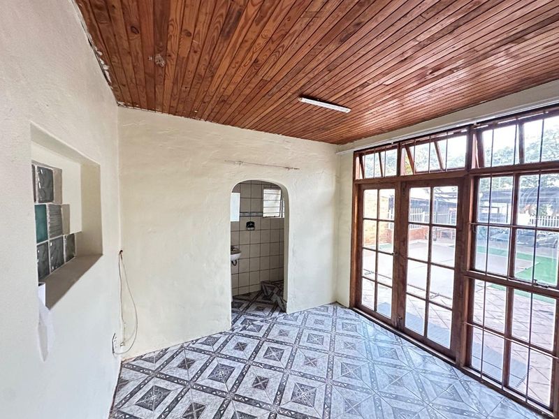 Spacious 1-Bedroom Garden Cottage to Rent in Danville - Photo 7