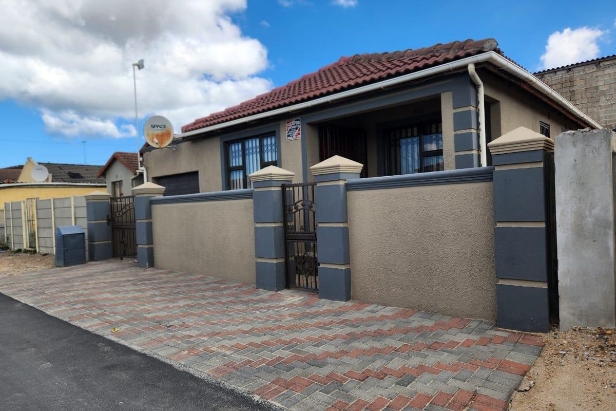 Charming 3-Bedroom Home for Sale in Litha Park, Khayelitsha - Photo 4