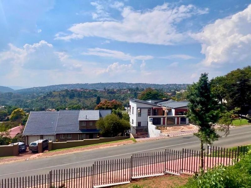 Panoramic Views , Newly Renovated from Scratch Family Home. - Photo 3