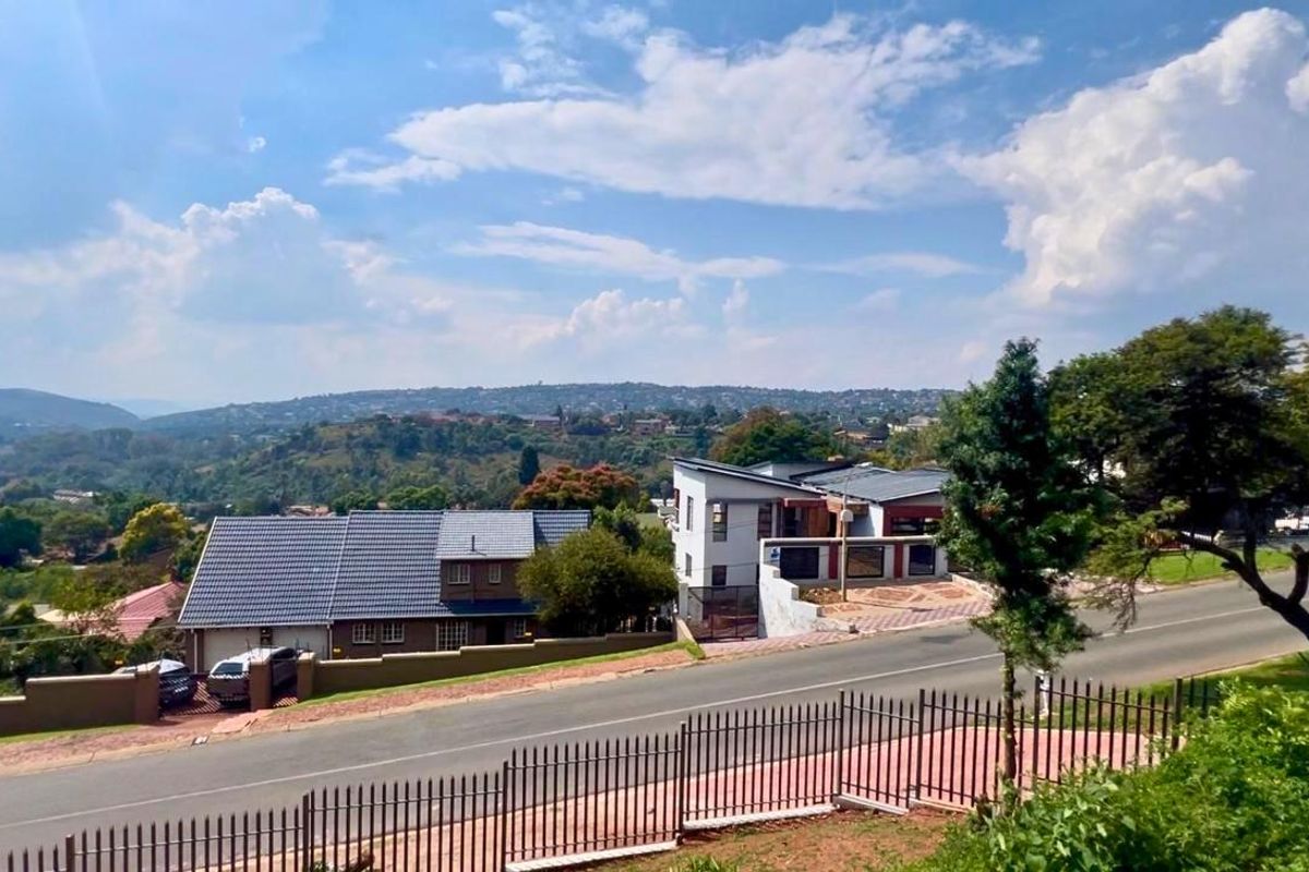 Panoramic Views , Newly Renovated from Scratch Family Home. - Photo 3