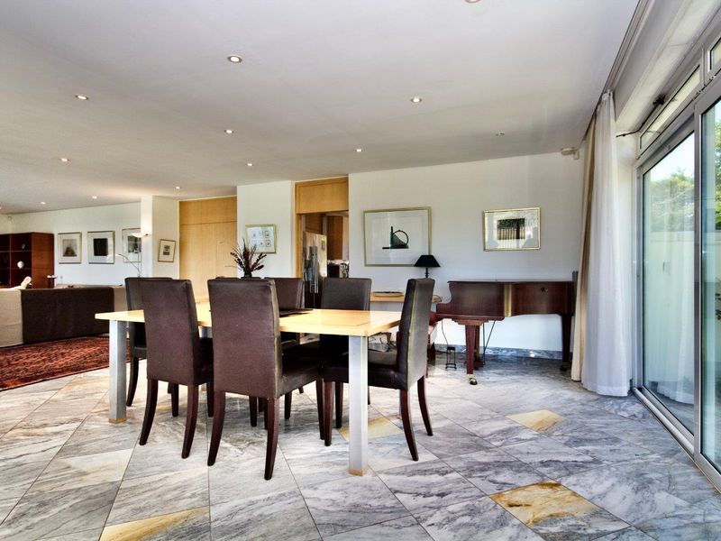 Fully Furnished Luxury beachfront home in Sunset Links Golf Estate - Photo 8