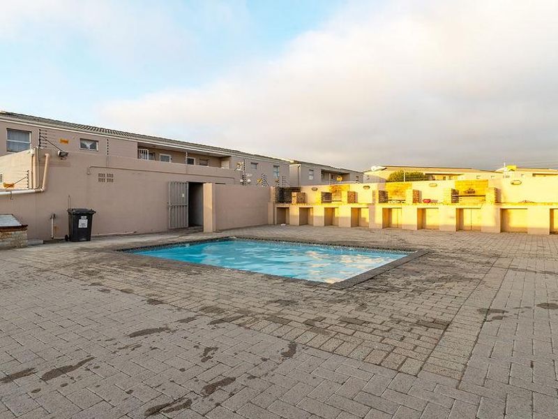 Neat 1 Bedroom Apartment For Sale In Bothasig - Photo 10