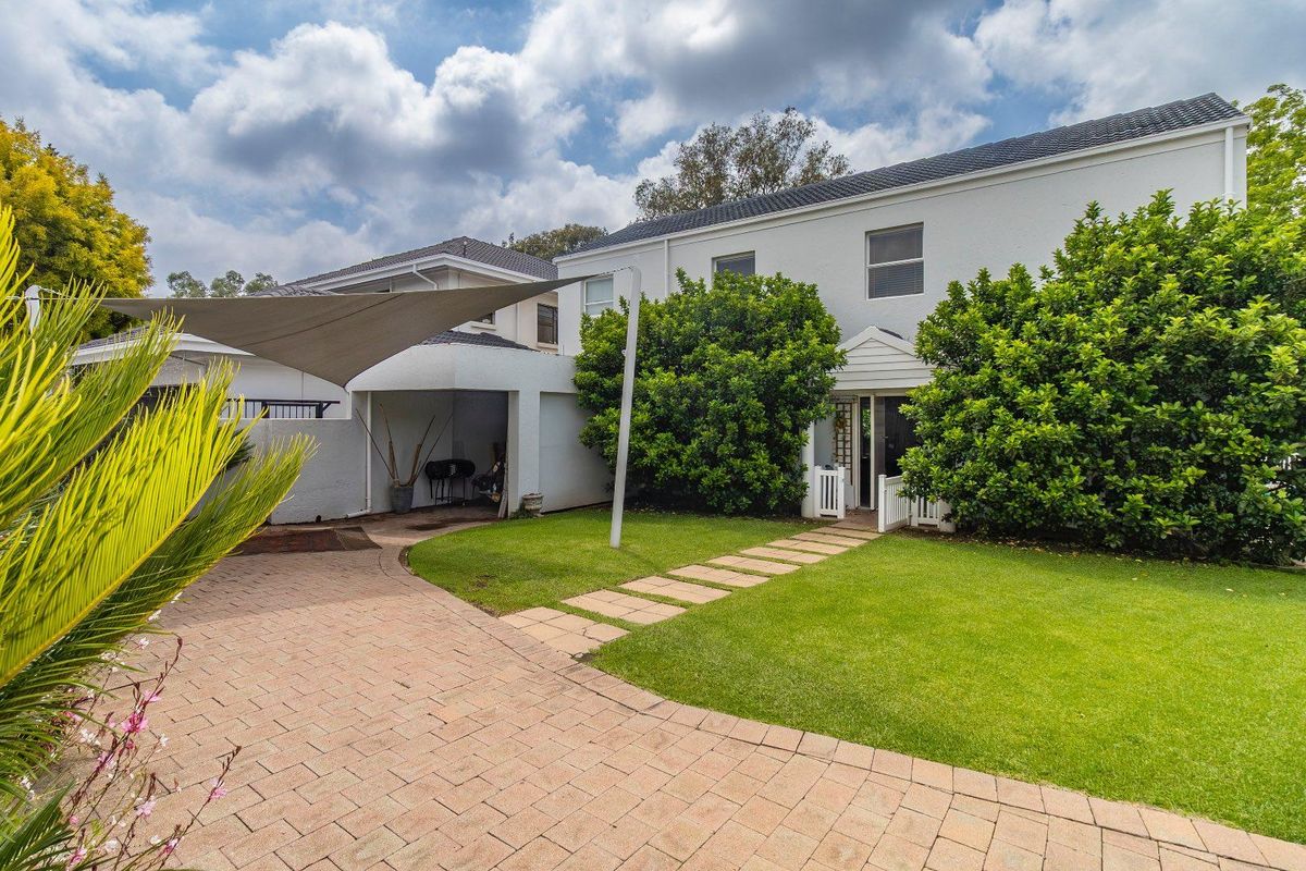 Lovely three bedroom duplex in a safe secure Estate - Photo 2