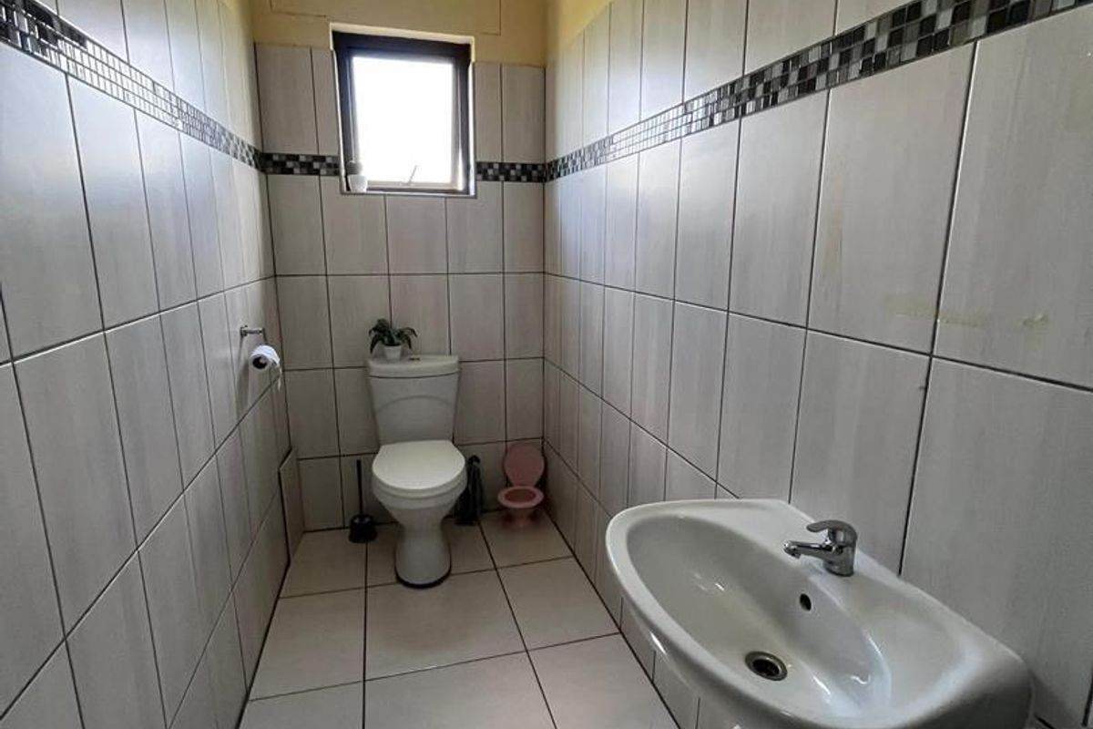 3 Bedrooms Townhouse For Sale In Otjomuise - Photo 5