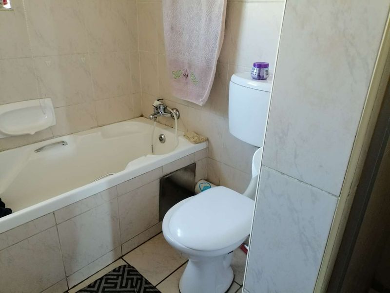 2 Bedroom Apartment in Oakwood Mews Germiston - Photo 7