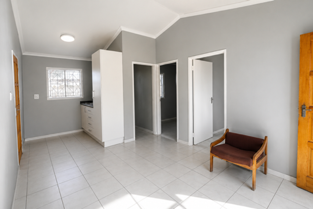 Elegant & Modern 2-Bedroom Home for Sale in Bergman - Photo 3