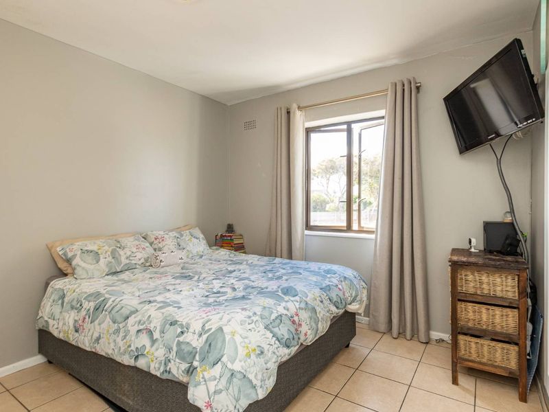 Welcome to your first home or next investment unit! - Photo 10