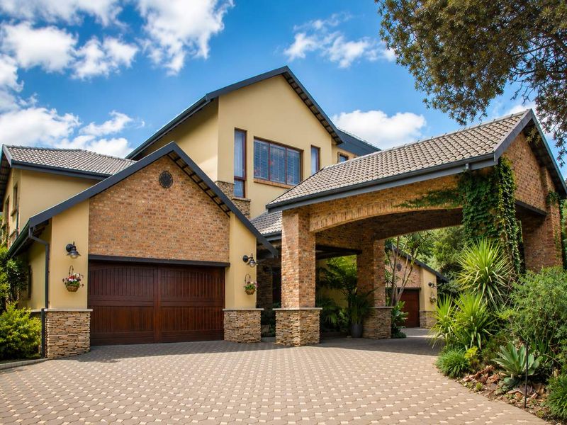 Where Every Day Feels Like a Luxury Retreat - Photo 1