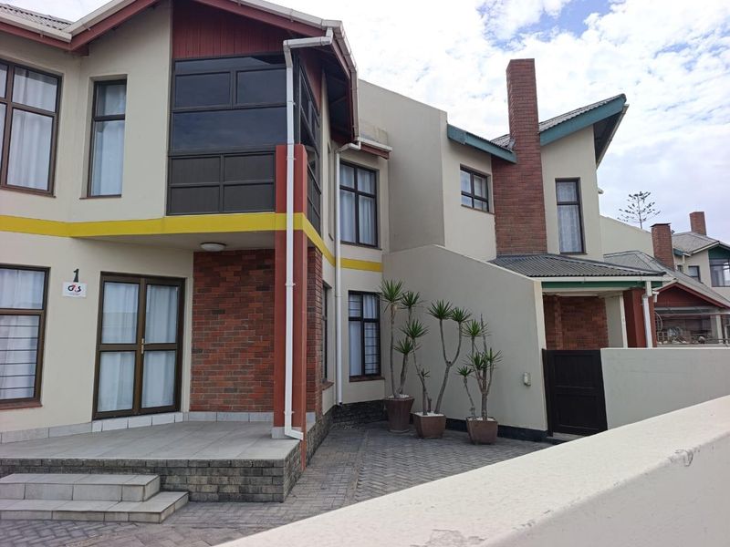 🏡Prime Townhouse with Business Rights | Swakopmund Town Centre 🏡 - Photo 7