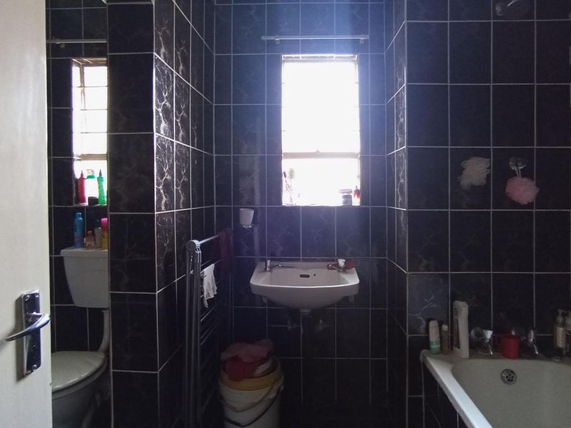 DIE HOEWES - 3 BEDROOM APARTMENT - Photo 8