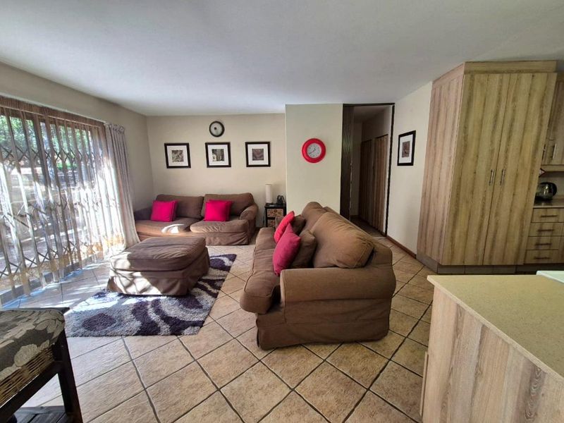 Spectacular Dual-Level Property with Stunning Views and Move-In Ready Convenience - Photo 3